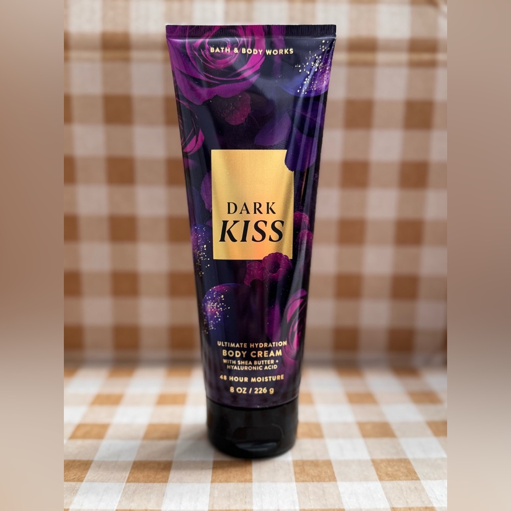 NEW B&BW Dark Kiss Ultimate hydration body cream with 48 hour moisture